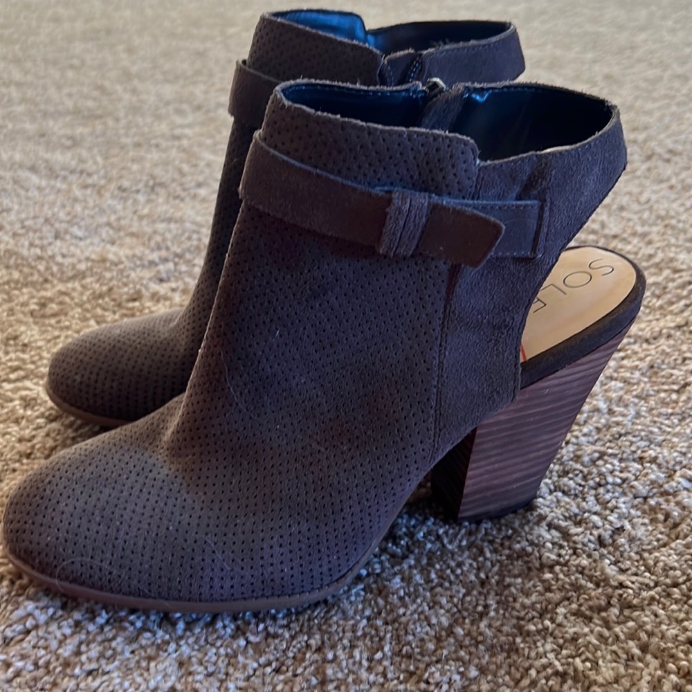 Sole society booties, 1 light tan other dark tan